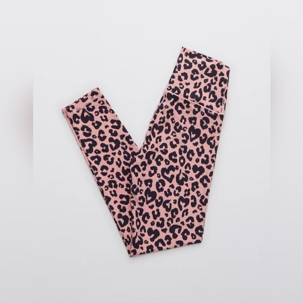 OFFLINE By Aerie Real Me High Waisted Twist Legging, Size M - Picture 6 of 11